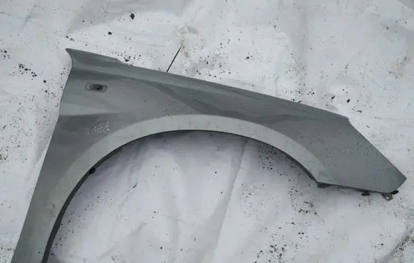 Chrysler Sebring (JS) Fender pilkas