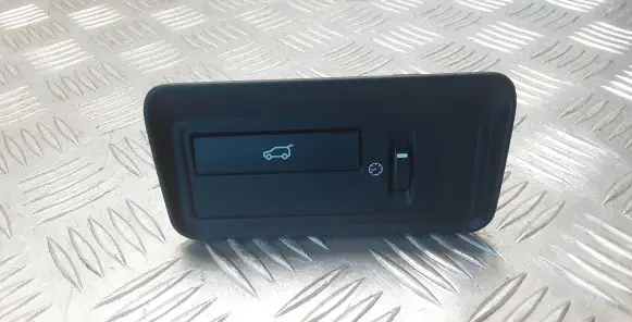 Tailgate opening switch