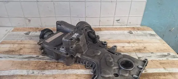 Volkswagen Golf V Timing chain cover 03G109211E