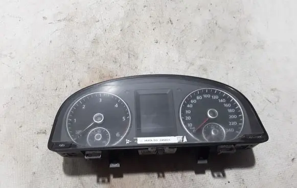 Volkswagen Caddy Speedometer (instrument cluster) 2K0920865A