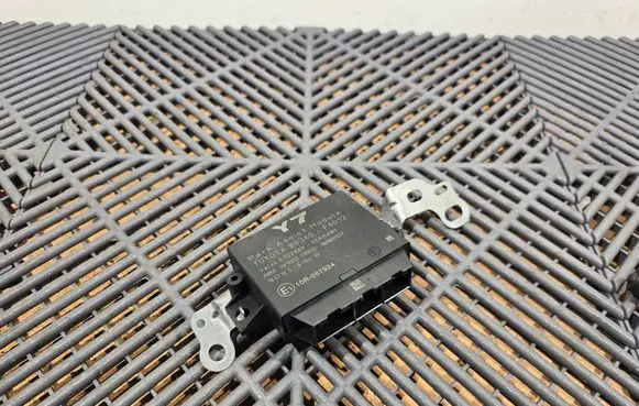Toyota C-HR I Parking PDC control unit/module E152489 10R057924