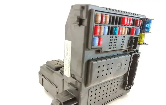 Volvo XC90 Fuse module 31314468 28241898 10W365