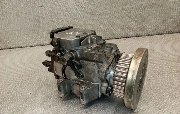 Audi A6 S6 C5 4B Fuel injection high pressure pump 0470506002 059130106D