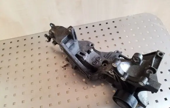Audi A5 8T 8F Other engine bay part 03L903143H