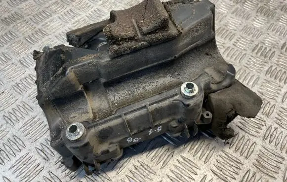 Volkswagen PASSAT B7 Intake resonator 3981030939