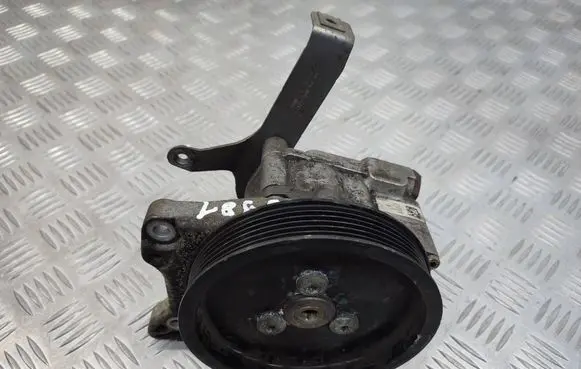 BMW 5 E60 E61 Power steering pump 678148603