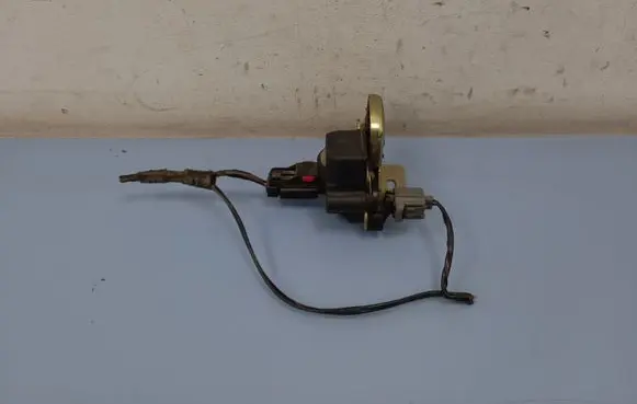 Jeep Grand Cherokee (WJ) Tailgate window lock/catch/latch 740AAK