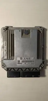 Volkswagen Touran I Engine control unit/module 03C906032F 03C906032C 0261201540