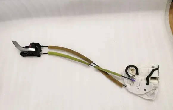 Mazda 3 II Front door lock H37R2 T8314 H37H48R2