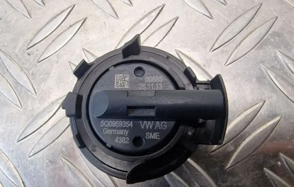 Volkswagen Golf VII Airbag deployment crash/impact sensor 5Q0959354