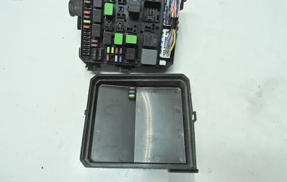 Mitsubishi ASX Fuse box cover 8565A024