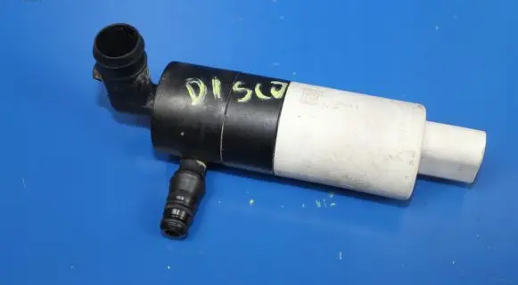 Land Rover Discovery 3 - LR3 Headlight washer pump 