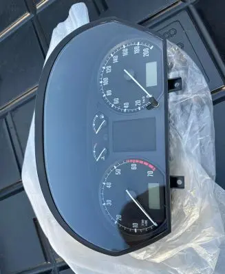 Skoda Fabia Mk1 (6Y) Speedometer (instrument cluster) 6Y1919870C