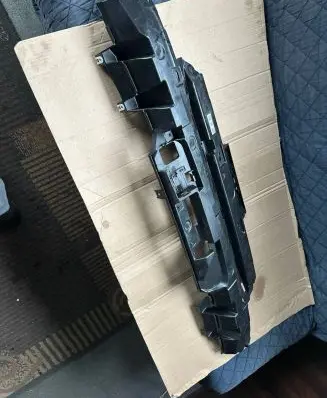 BMW 5 G60 Rear bumper mounting bracket 8084702 21754011