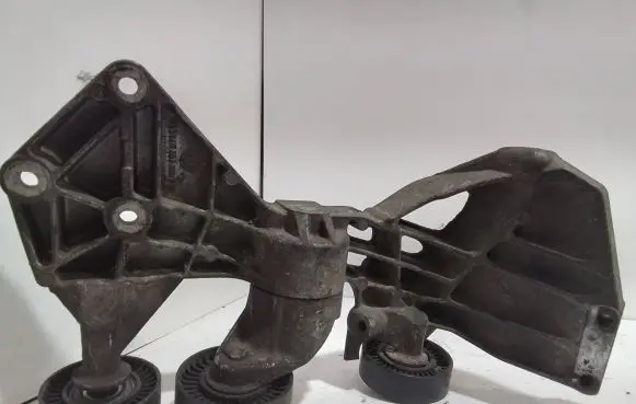 Mercedes-Benz A W168 Engine mounting bracket AXXX2020240