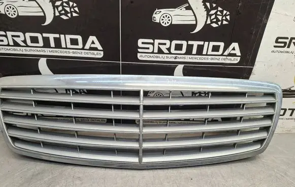 Mercedes-Benz E W211 Front grill A2118800383