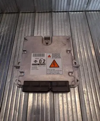 Nissan X-Trail T30 Engine control unit/module 23710EQ44B 2758002957