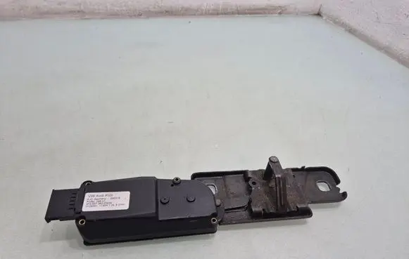 Audi Q7 4L Tailgate/trunk/boot lift motor 4F9827383G