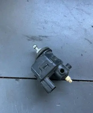 Mazda 5 Headlight level adjustment motor 007878