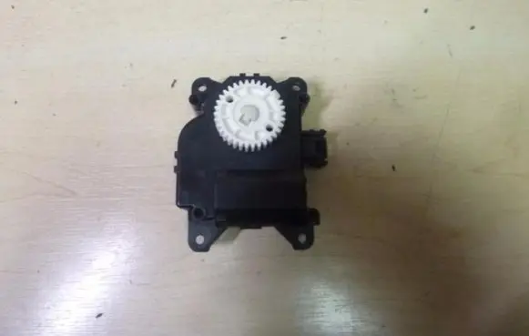 Toyota Yaris Air flap motor/actuator CZ1138002810PLS V130