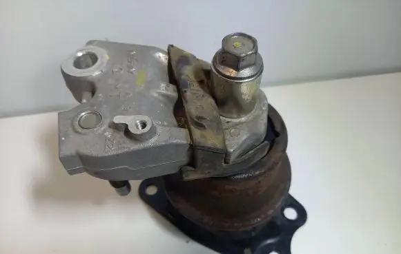 Honda Jazz Engine mount bracket
