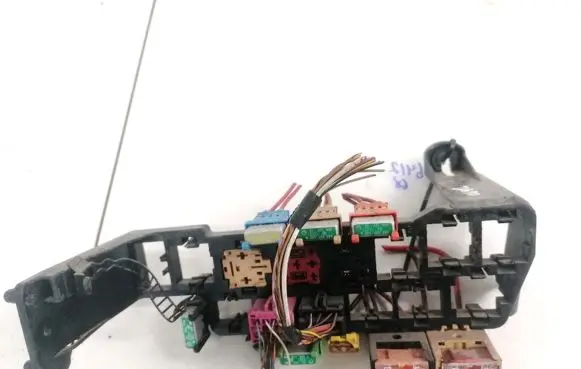 Audi A6 S6 C5 4B Fuse box set 8D1937545