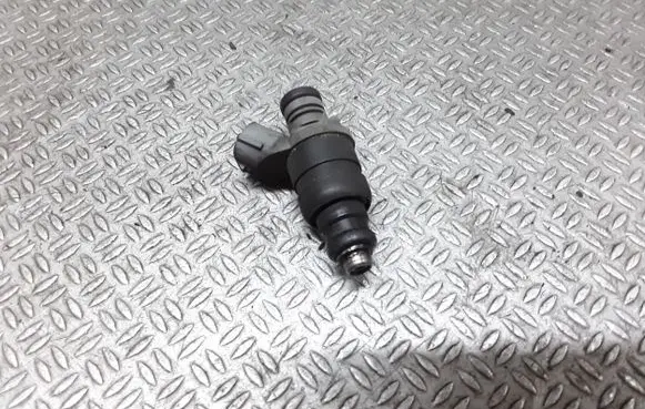 Audi A3 S3 8P Fuel injector 06A906031BT