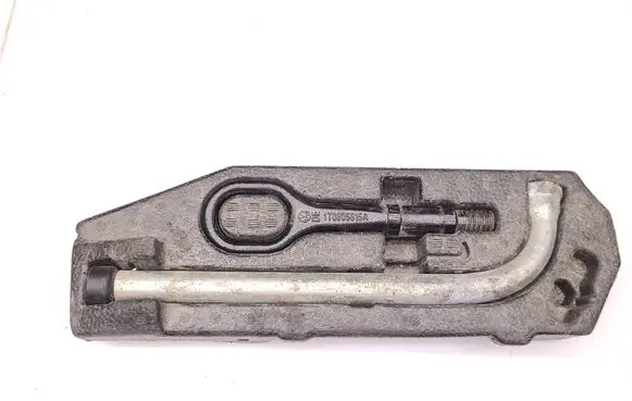 Volkswagen Caddy Tool set 2K0012113E