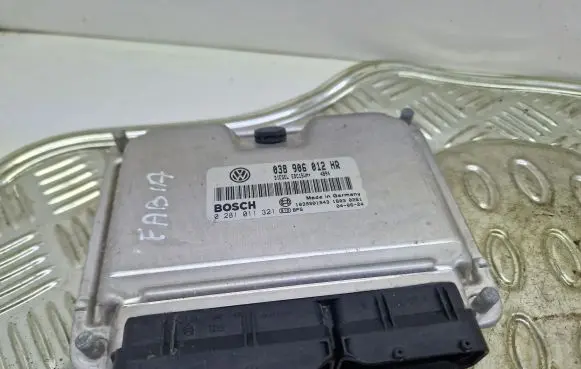 Skoda Fabia Mk1 (6Y) Engine control unit/module 038906012HR 0281011321