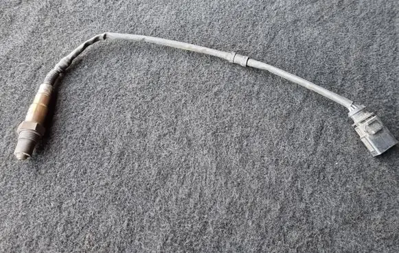 Skoda Yeti (5L) Lambda probe sensor 06F906262N 025806787
