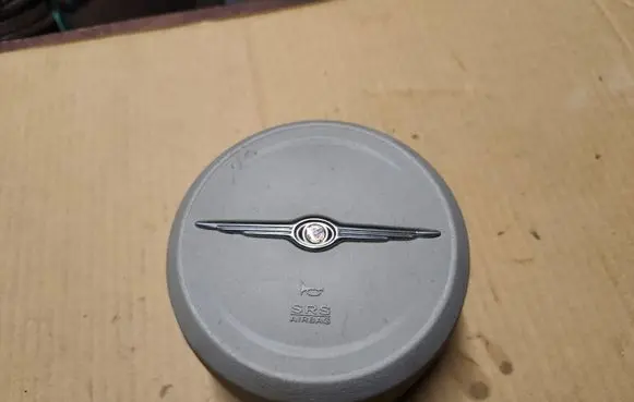 Steering wheel airbag