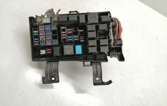 Mazda 6 Fuse module