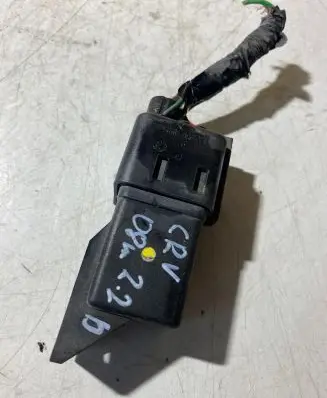 Honda CR-V Glow plug pre-heat relay 0281003030