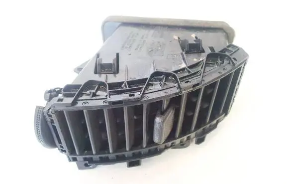 Nissan Note (E11) Dash center air vent grill 687519u00b