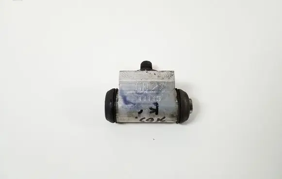 Toyota Hilux (AN10, AN20, AN30) Rear brake cylinder 47550-09090