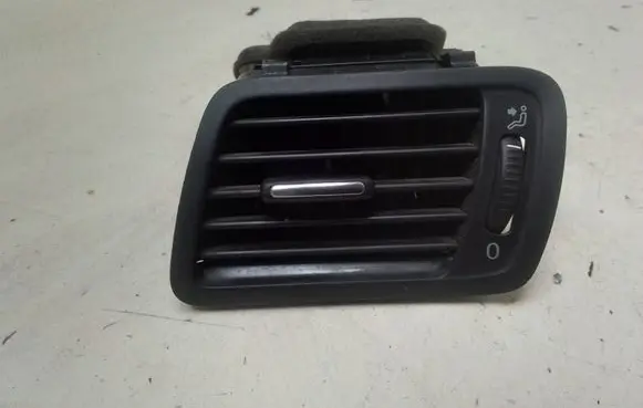 Volkswagen PASSAT B6 Dashboard side air vent grill/cover trim 3C1819701 P0108666 T0024359
