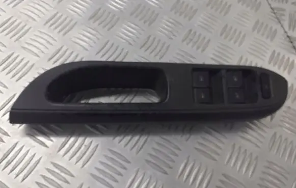 Seat Ibiza III (6L) Front door window switch trim 