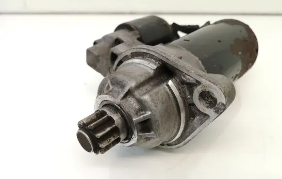 Volkswagen Golf V Starter motor