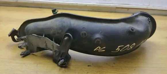 Peugeot 508 Turbo air intake inlet pipe/hose M06021A152