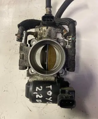 Toyota Avensis T250 Throttle valve PA612GF33