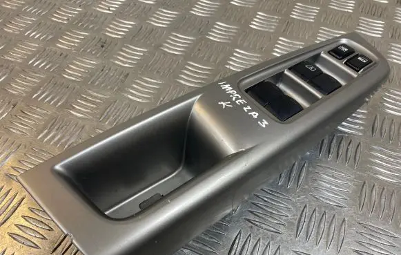 Subaru Impreza III Electric window control switch