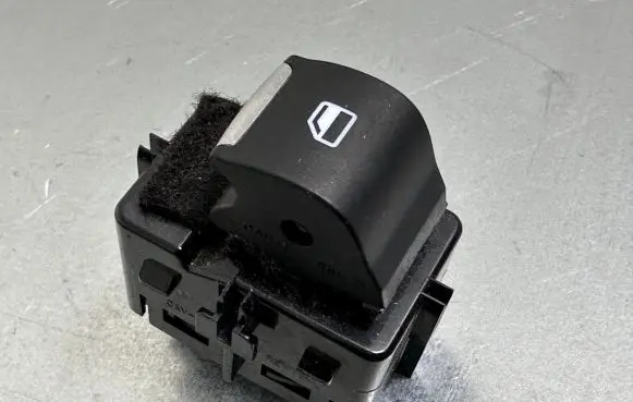 Ford Mondeo MK V Electric window control switch DG9T14529AAW