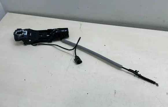 Porsche Cayenne (92A) Front door exterior handle/bracket 7P0837017 7P5839885B