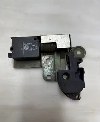 BMW 5 E34 Tailgate window lock/catch/latch 8360193