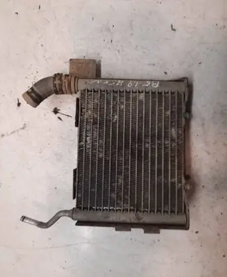 Volkswagen PASSAT B5.5 Engine oil radiator 8D0203509A