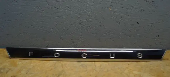 Ford Focus Trunk door license plate light bar 6N41L43525AE