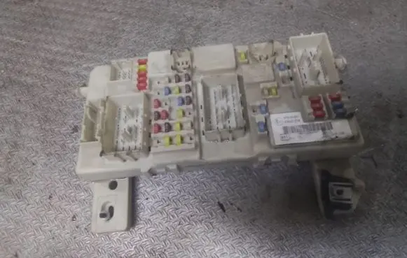 Ford Focus Fuse module 7M5T14A073CC