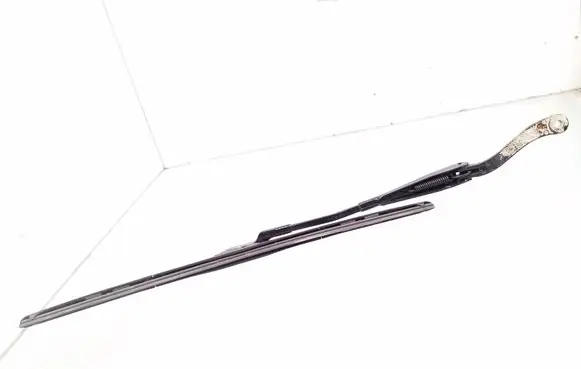 Mercedes-Benz C W204 Front wiper blade arm A2048201844