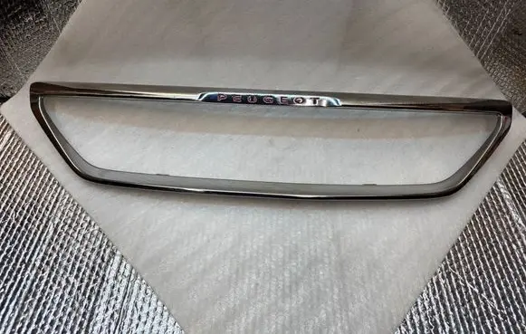 Peugeot 308 Front bumper upper radiator grill AA38248212 AA38320449 AA38315426
