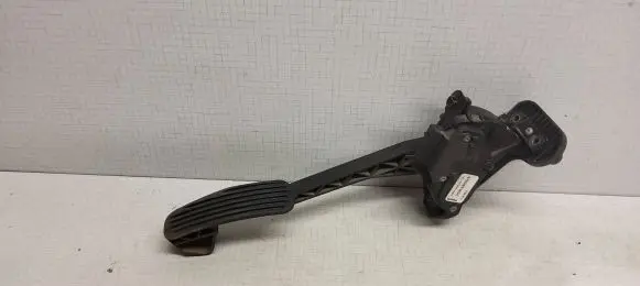 Volvo S60 Accelerator throttle pedal 30636004